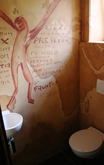 Human rights on toilet walls